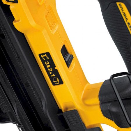 Пістолет гвоздезабивний акумуляторний безщітковий DeWALT DCN890P2