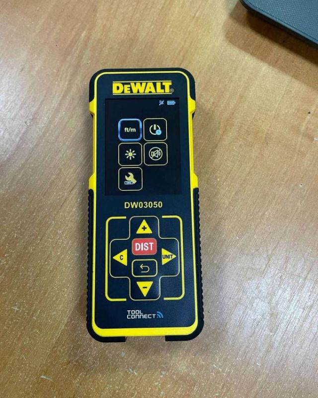 Дальномір лазерний DeWALT DW03050