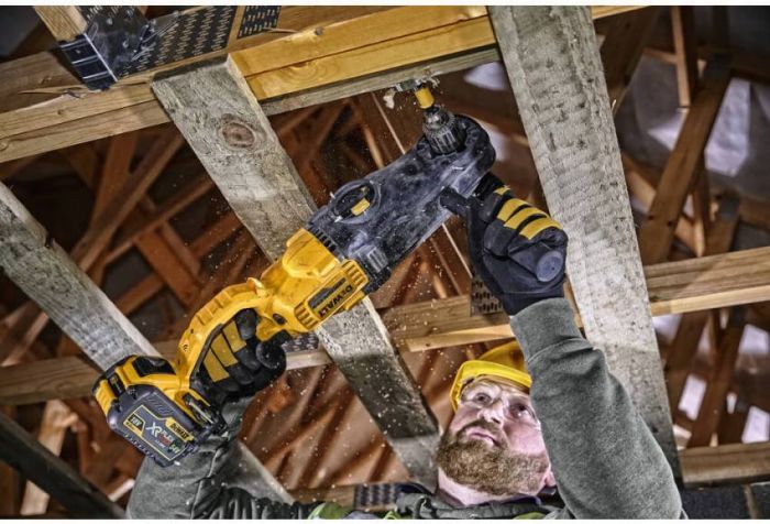 Дриль акумуляторний безщітковий DeWALT DCD470N