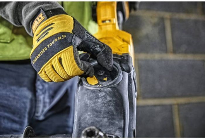 Дриль акумуляторний безщітковий DeWALT DCD470N