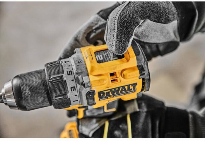 Дрель-шуруповёрт аккумуляторная бесщёточная DeWALT DCD800E1T