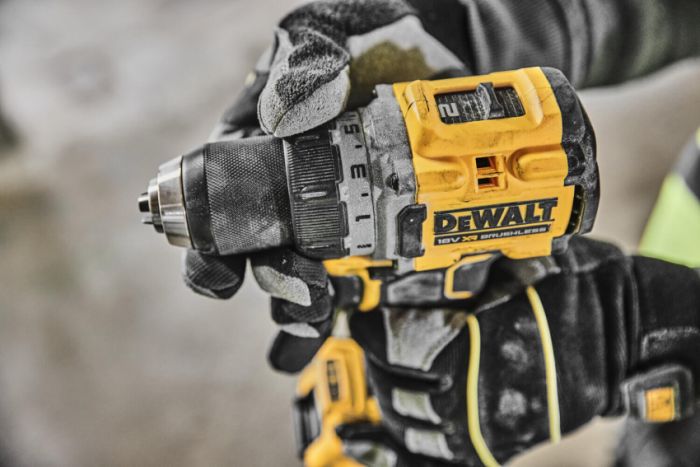 Дрель-шуруповёрт аккумуляторная бесщёточная DeWALT DCD800E2T