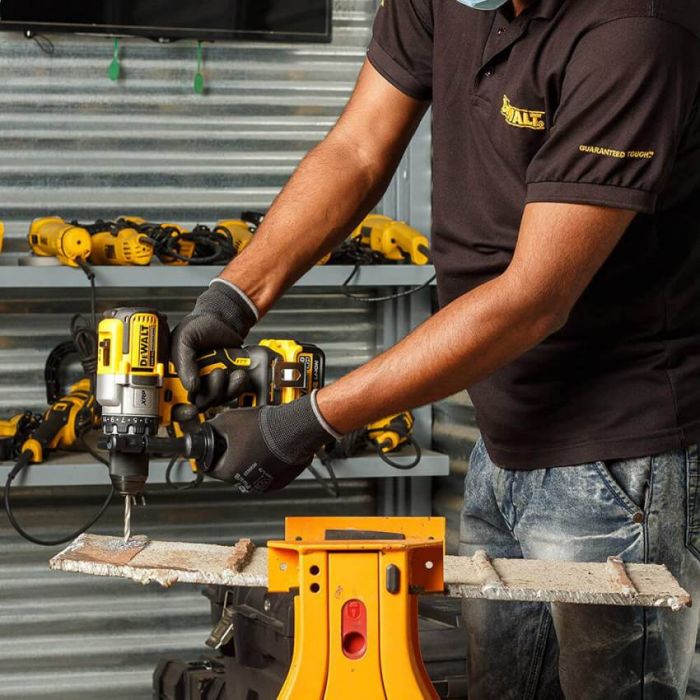 Дрель-шуруповерт аккумуляторная бесщёточная DeWALT DCD991NT+DCB187