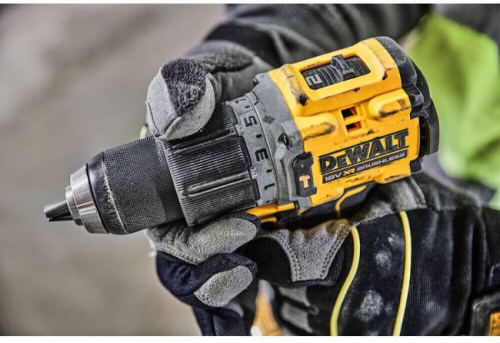 Дрель-шуруповёрт аккумуляторная бесщёточная ударная DeWALT DCD805E2T