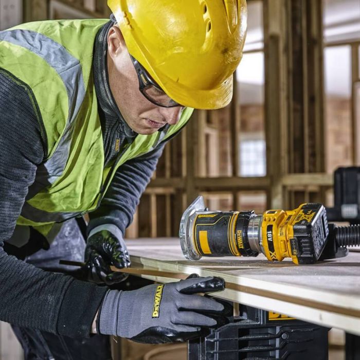 Фрезер акумуляторний безщітковий DeWALT DCW604P2