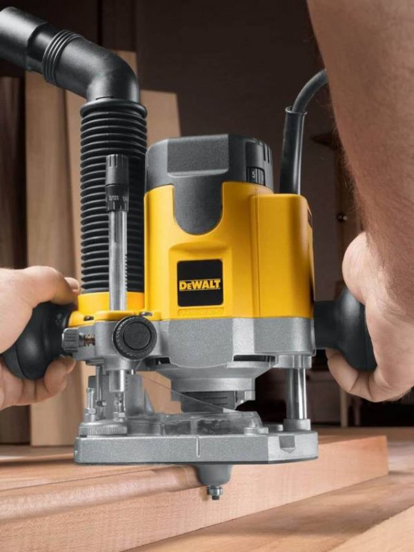 Фрезер мережевий DeWALT DW621KT