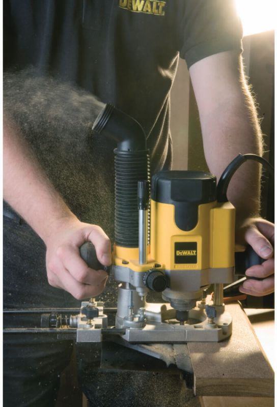 Мережевий роутер DeWALT DW621