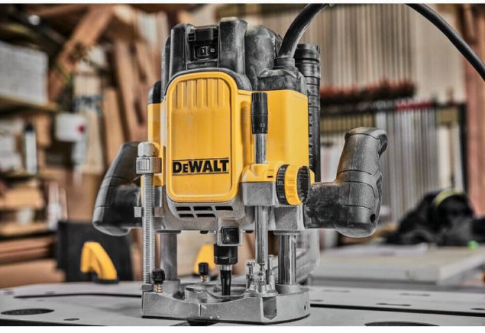 Фрезер мережевий DeWALT DWE625