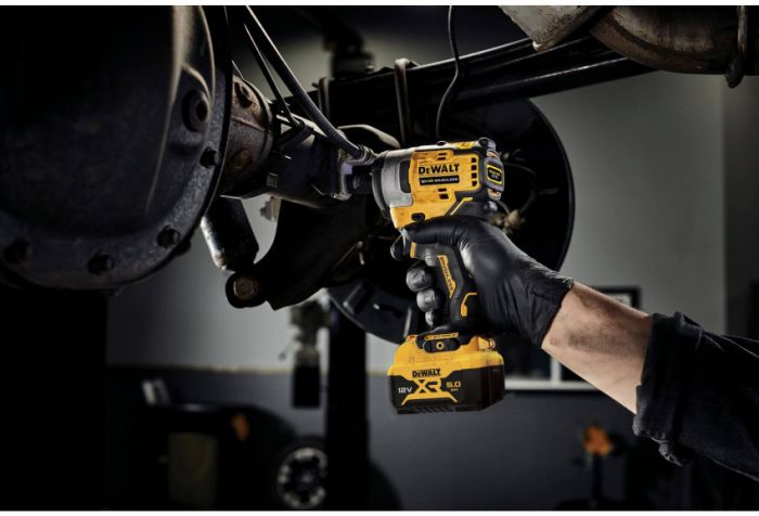 Гайкокрут ударний акумуляторний безщітковий DeWALT DCF901P2