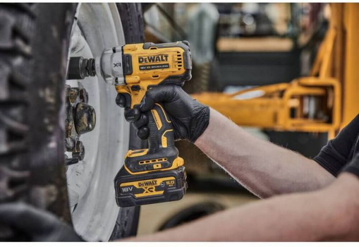 Гайковерт ударний акумуляторний безщітковий DeWALT DCF891N