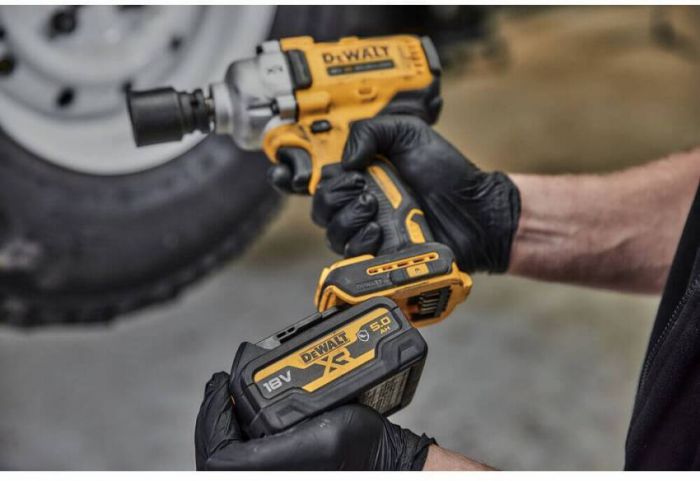 Гайковерт ударний акумуляторний безщітковий DeWALT DCF891N