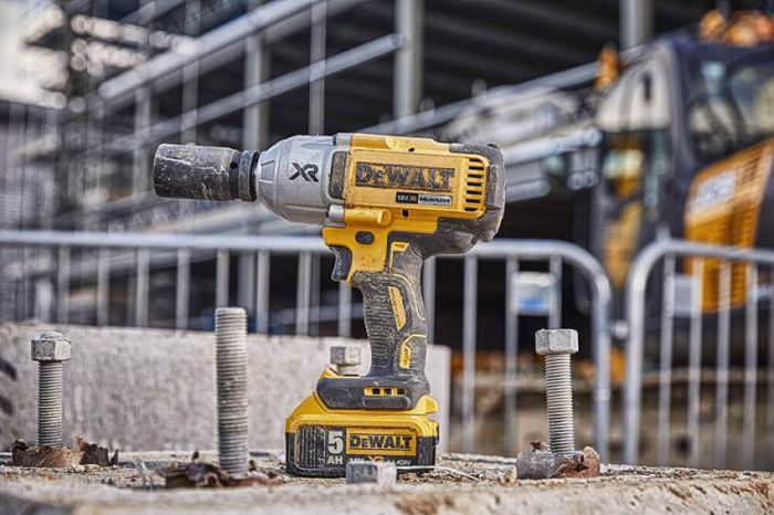 Гайковерт ударний акумуляторний безщітковий DeWALT DCF897NT