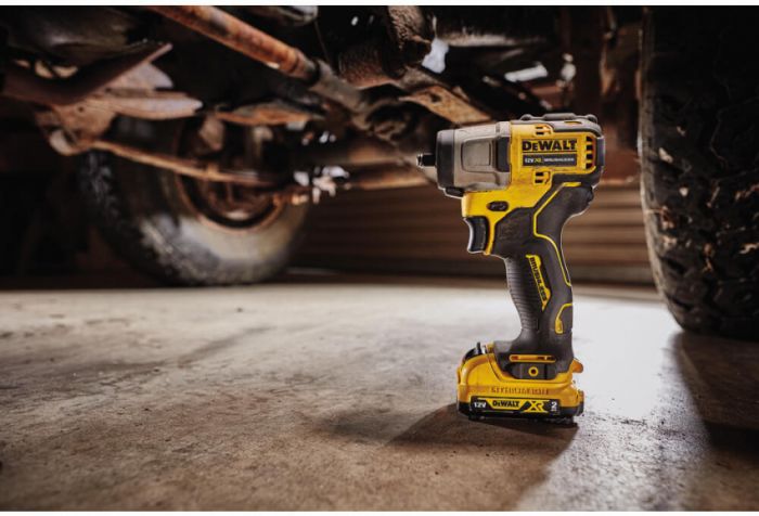 Гайковерт ударний акумуляторний безщітковий DeWALT DCF902D2