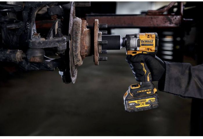 Гайковерт ударний акумуляторний безщітковий DeWALT DCF921P2G