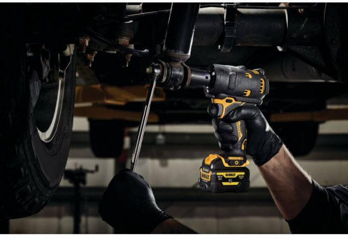 Гайковерт ударний акумуляторний безщітковий DeWALT DCF901P1G