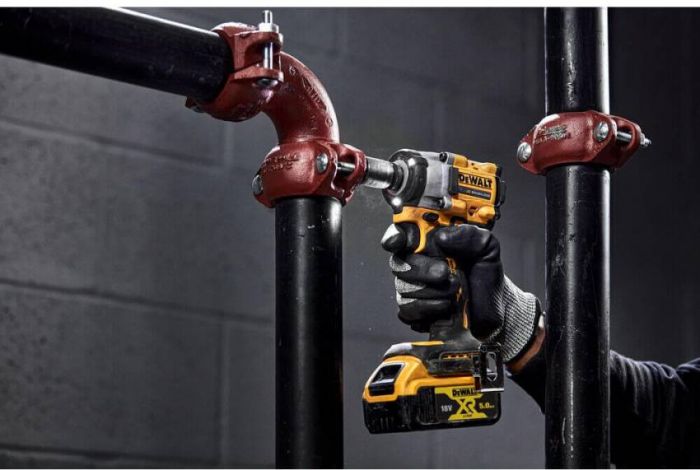 Гайковерт ударний акумуляторний безщітковий DeWALT DCF921P2T