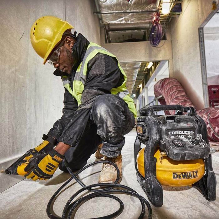 Компресор повітряний акумуляторний DeWALT DCC1054N