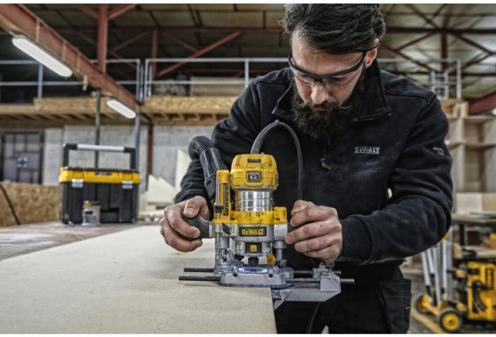 Мережевий роутер DeWALT D26204K