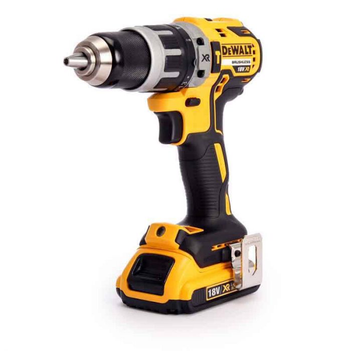 Набір з чотирьох безщеточних інструментів DeWALT DCK422P3