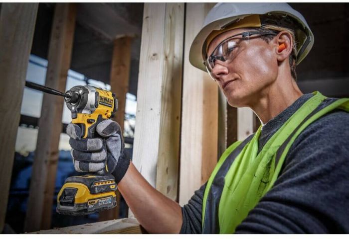 Набір з двох інструментів безщіткових DeWALT DCK2051H2T