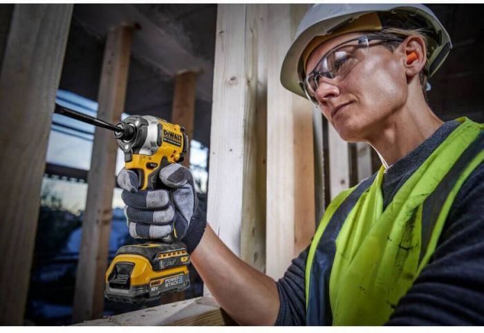 Набір з двох інструментів безщіткових DeWALT DCK2051H2T