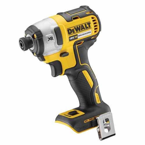 Набір з чотирьох безщеточних інструментів DeWALT DCK422P3T