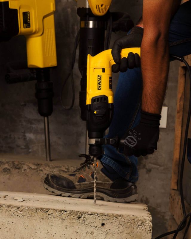 Перфоратор мережевий SDS-Plus DeWALT D25133K