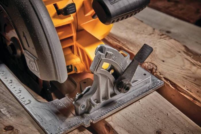 Пила дискова акумуляторна безщіткова DeWALT DCS573NT