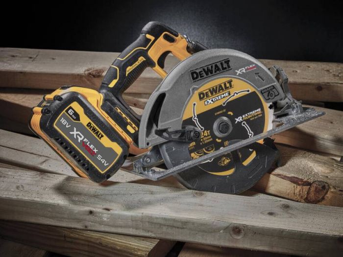 Пила дискова акумуляторна безщіткова DeWALT DCS573T1