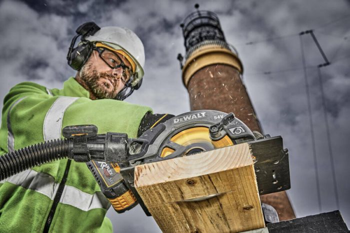 Пила дискова акумуляторна DeWALT DCS578X2