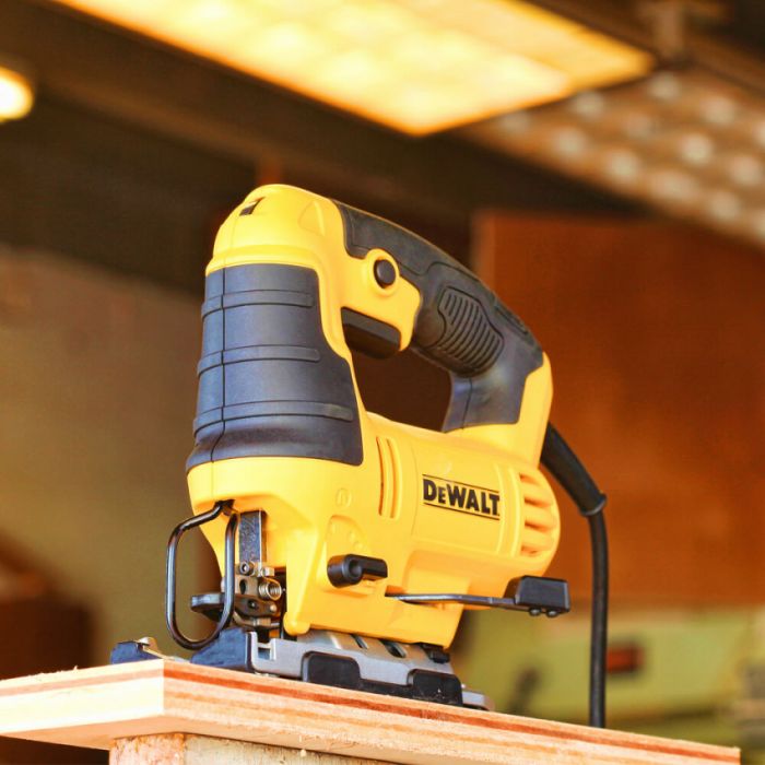 Пила лобзикова мережева DeWALT DWE349