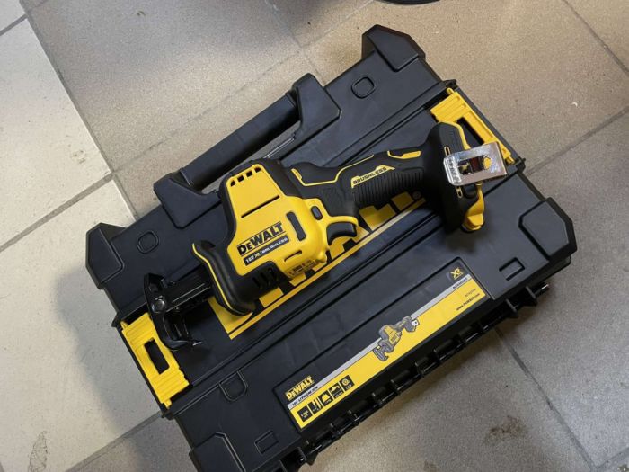 Пила шабельна акумуляторна безщіткова DeWALT DCS369NT