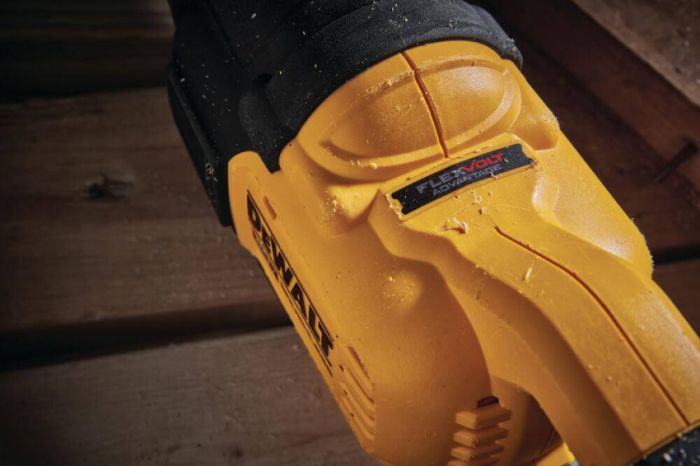 Пила шаблонна акумуляторна DeWALT DCS386T1