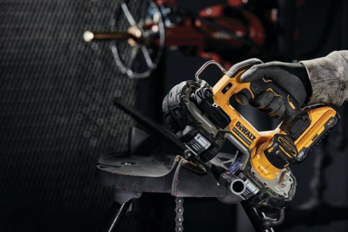 Пила стрічкова акумуляторна безщіткова DeWALT DCS377NT