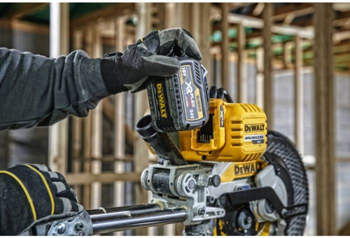 Пила торцювальна безщіткова акумуляторна DeWALT DCS727N