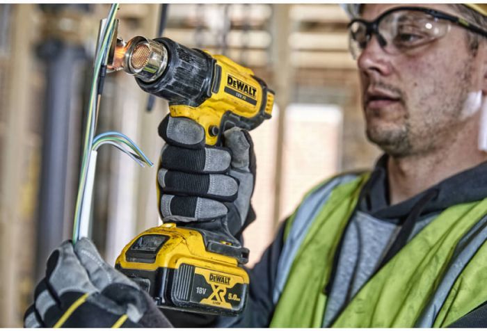 Пістолет гарячого повітря – акумуляторний фен DeWALT DCE530N