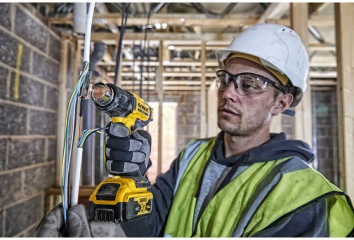 Пістолет гарячого повітря – акумуляторний фен DeWALT DCE530N