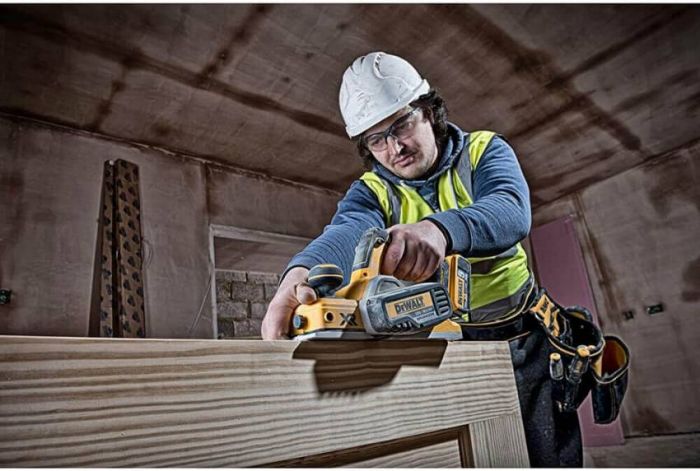 Рубанок акумуляторний безщітковий DeWALT DCP580N