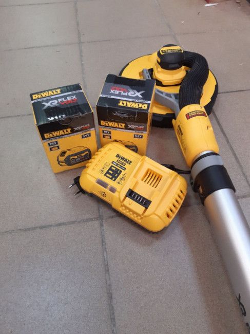 Шліфмашина ексцентрикова акумуляторна безщіткова DeWALT DCE800T2