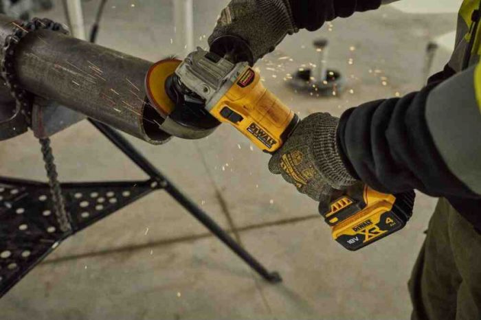 Шліфмашина кутова - болгарка акумуляторна безщіткова DeWALT DCG407M1T