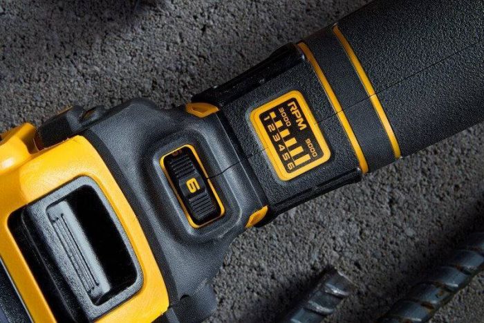 Шліфмашина кутова - болгарка акумуляторна безщіткова 125мм DeWALT DCG409VSN