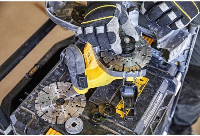 Штроборіз акумуляторний безщітковий, 54В XR FLEXVOLT Li-lon DeWALT DCG200T2