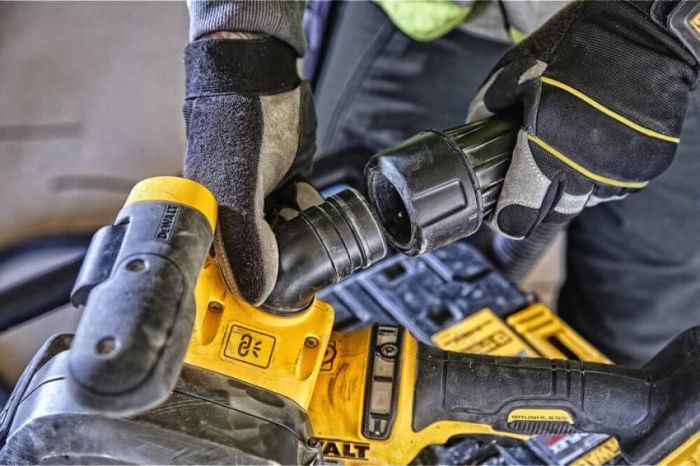 Штроборіз акумуляторний безщітковий DeWALT DCG200NT