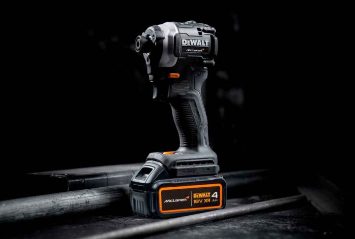 Шурупокрут ударний McLaren F1 TEAM LIMITED EDITION DeWALT DCF85MM2T