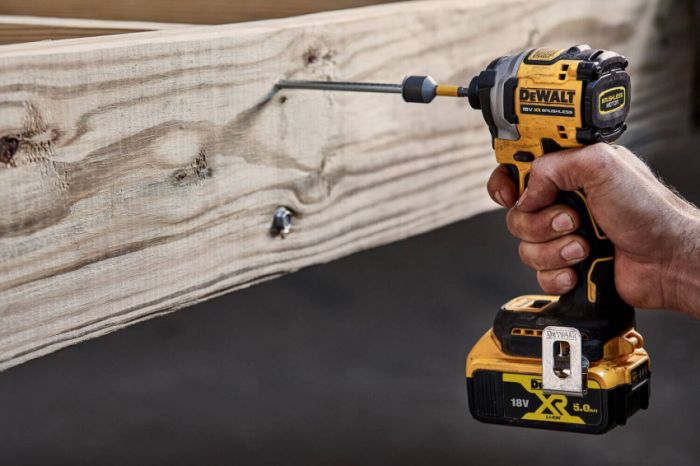 Шуруповерт акумуляторний ударний безщітковий DeWALT DCF850P2T