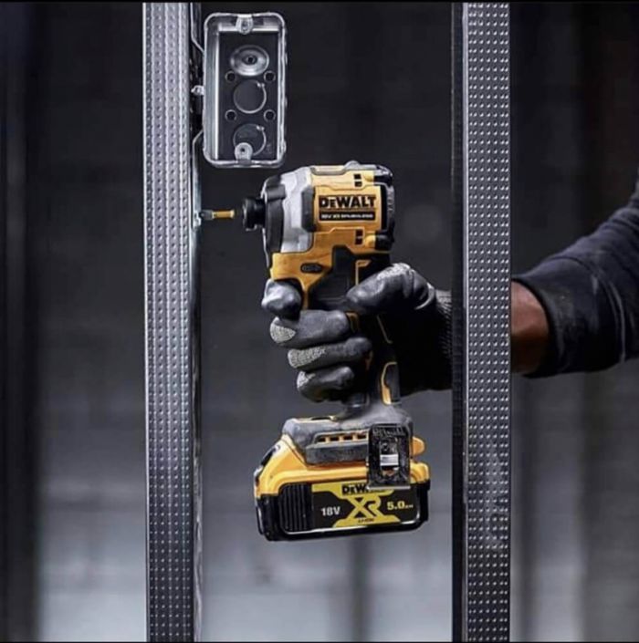 Шуруповерт акумуляторний ударний безщітковий DeWALT DCF850N