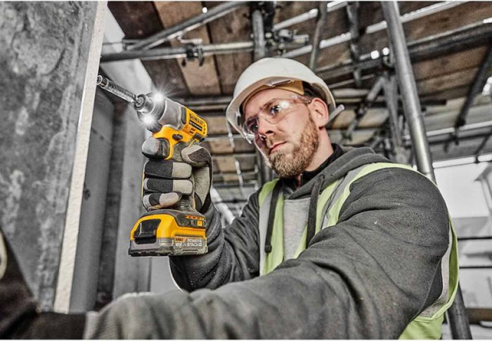 Шурупокрут ударний акумуляторний безщітковий DeWALT DCF840NT