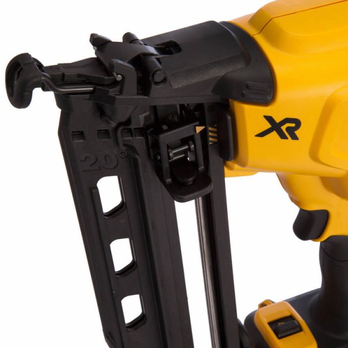 Степлер скобозабивний акумуляторний безщітковий DeWALT DCN662D2