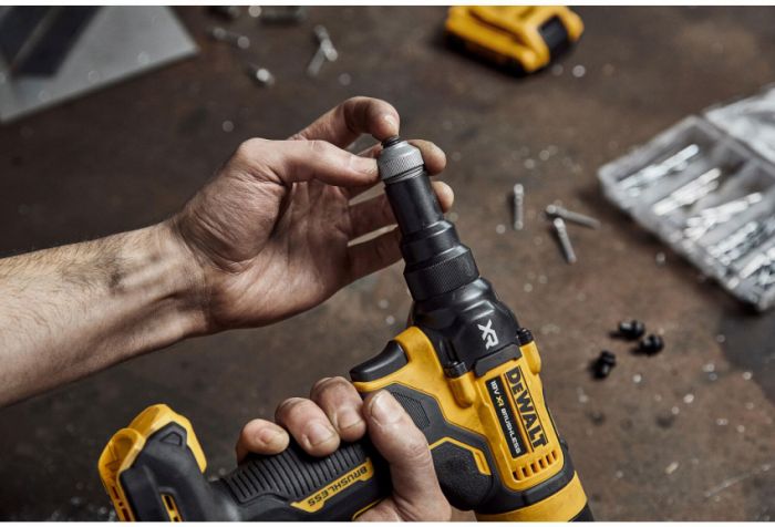 Заклепочник акумуляторний безщітковий DeWALT DCF403NT